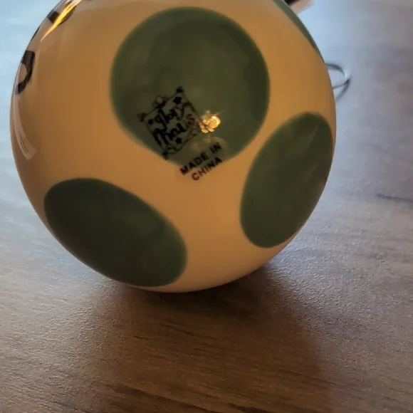 Glory Haus Mr and Mrs wedding ornament/ ball - Picture 2 of 3